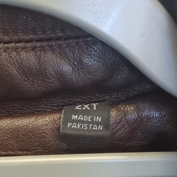 Roundtree & Yorke Brown Bomber Jacket in lamb skin - Picture 4 of 5